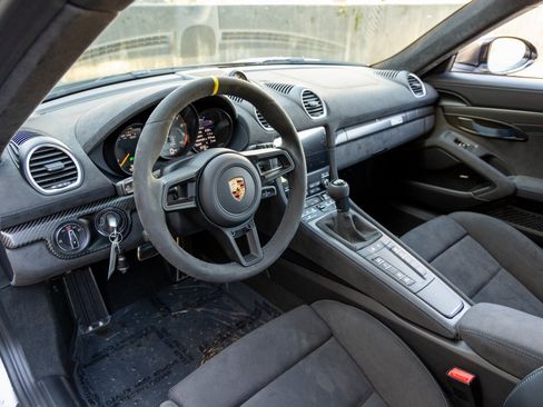 Certified 2025 Porsche 718 Cayman GT4 RS image 4