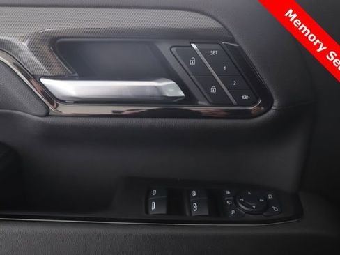 Used 2025 GMC Sierra 2500 AT4 w/ AT4 Premium Plus Package AWD/4WD image 21