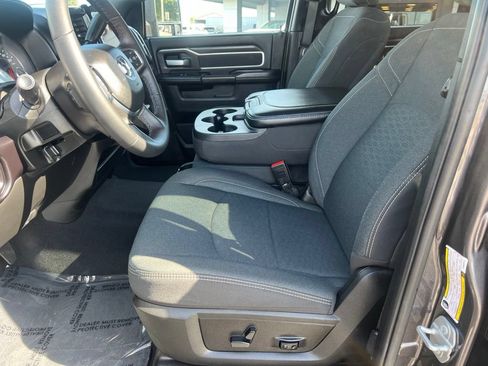 Used 2025 RAM 2500 Big Horn AWD/4WD image 32