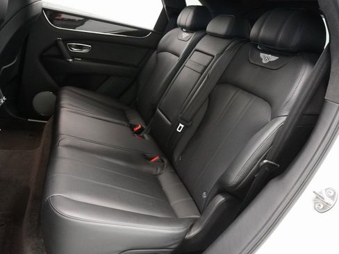 Used 2019 Bentley Bentayga image 9