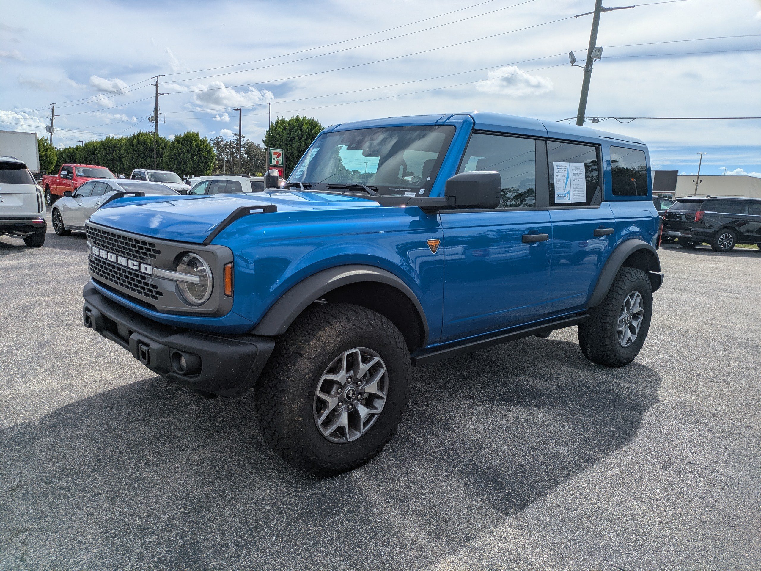 Used 2025 Ford Bronco Badlands AWD/4WD image 8