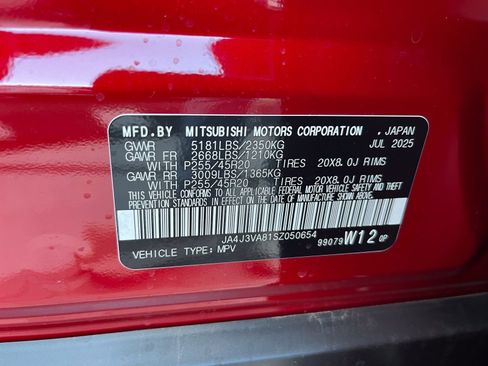 New 2025 Mitsubishi Outlander SE image 24