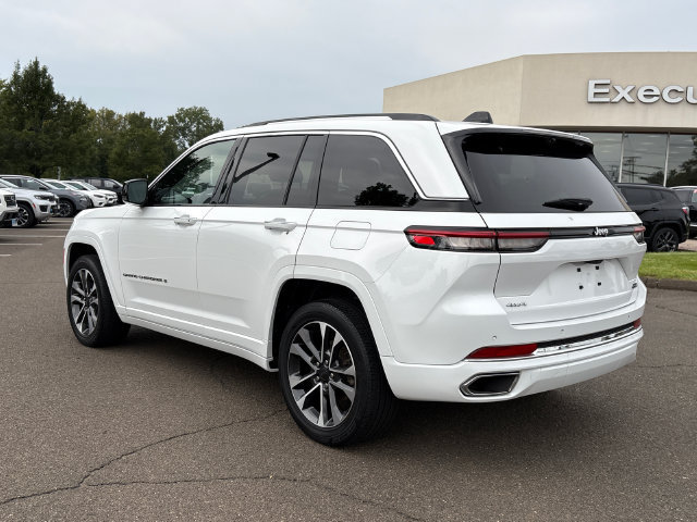Used 2023 Jeep Grand Cherokee Overland w/ Luxury Tech Group IV AWD/4WD image 4