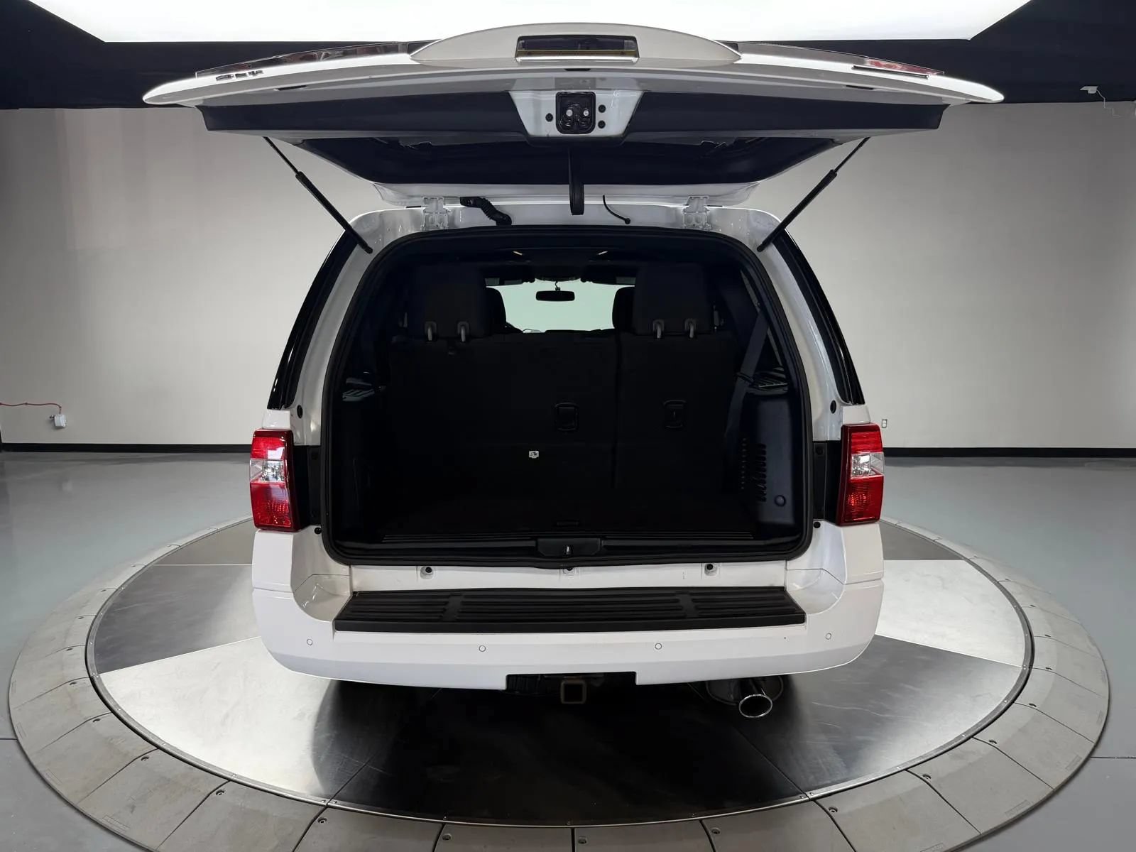 Used 2017 Ford Expedition 4WD image 13