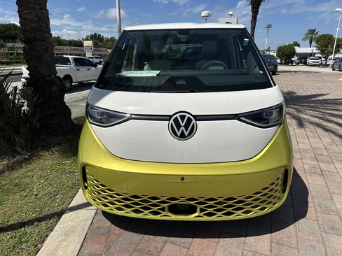 New 2025 Volkswagen ID. Buzz 1st Edition image 4