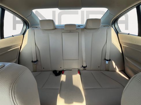 Used 2016 BMW 320i Sedan image 19