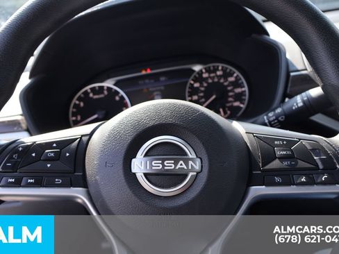 Used 2024 Nissan Altima 2.5 SV FWD image 30