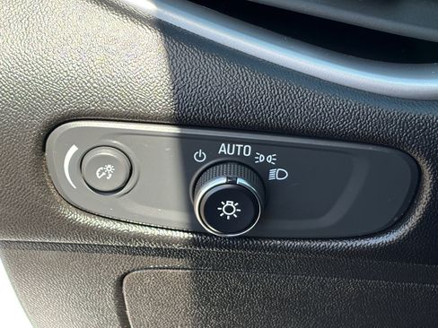 Used 2023 Chevrolet Malibu LS FWD image 19