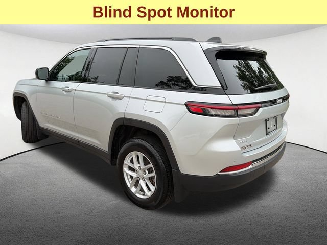 Used 2025 Jeep Grand Cherokee Laredo X w/ MOPAR Finishing Package AWD/4WD image 5