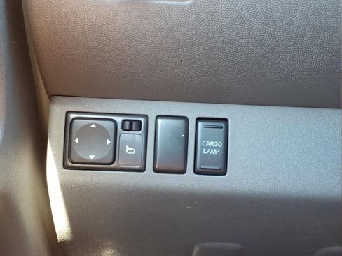 Used 2012 Nissan Frontier SV w/ SV Premium Utility Pkg AWD/4WD image 15