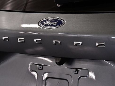 Used 2024 Ford Escape ST-Line w/ Tech Pack #1 AWD/4WD image 12