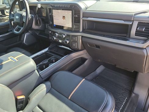 Used 2024 Ford F250 Platinum image 30