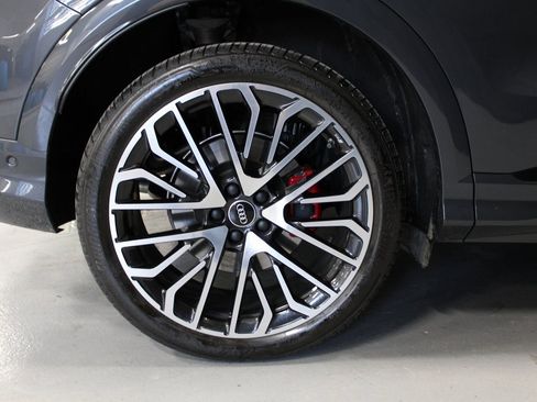 Used 2025 Audi SQ5 Prestige image 16