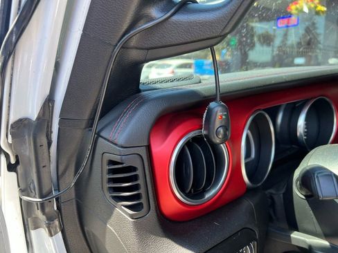 Used 2020 Jeep Gladiator Rubicon image 16