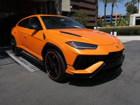 Used 2024 Lamborghini Urus S AWD/4WD image 4