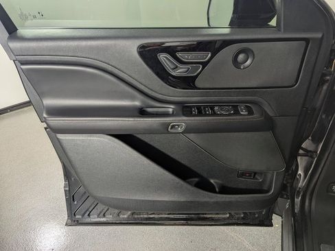 Used 2021 Lincoln Aviator Reserve w/ Equipment Group 208A image 9