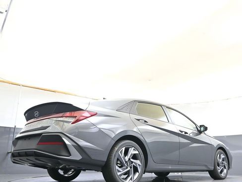 New 2025 Hyundai Elantra Sport image 38