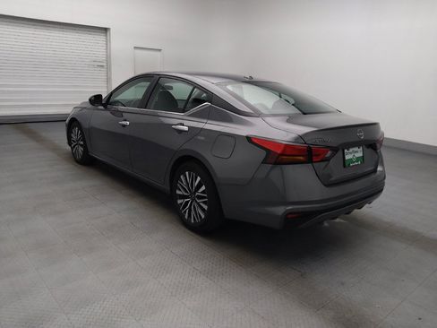 Used 2025 Nissan Altima 2.5 SV FWD image 3