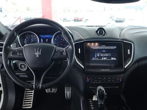 Used 2017 Maserati Ghibli S image 17