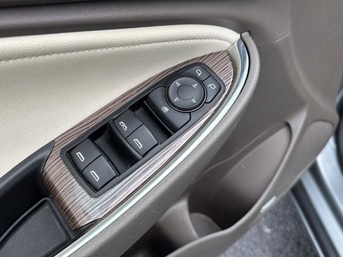 Used 2024 Chevrolet Malibu LT image 28