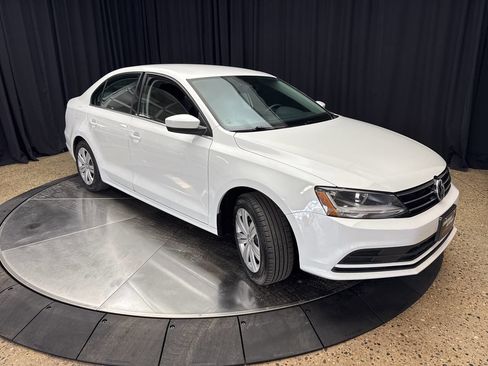Used 2017 Volkswagen Jetta S image 13