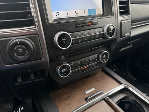 Used 2018 Ford Expedition Max Platinum image 23