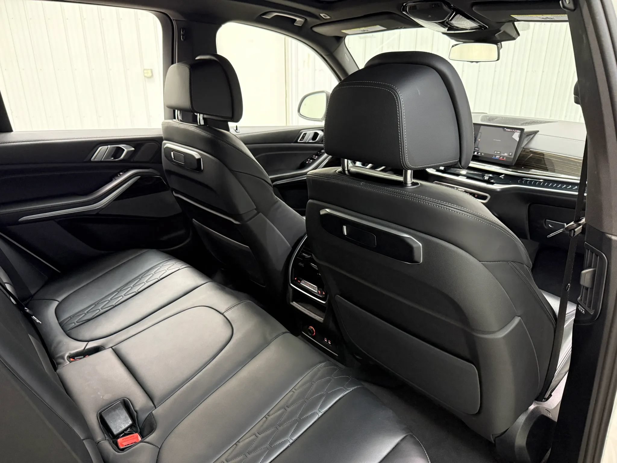 Used 2025 BMW X5 xDrive50e AWD/4WD image 18