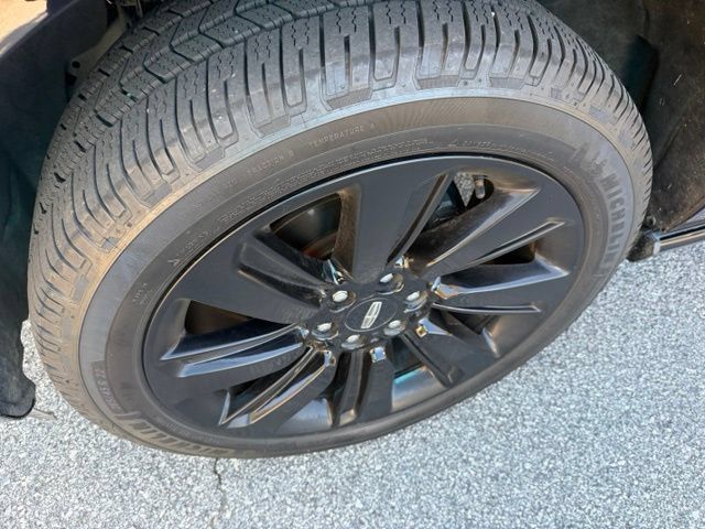 Used 2023 Lincoln Navigator Reserve AWD/4WD image 8