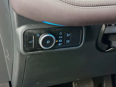 Used 2025 Ford Explorer Platinum w/ LUX Leather Package image 17