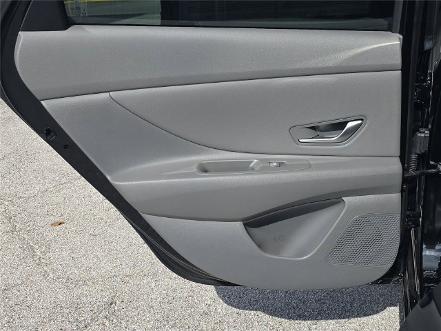 Used 2025 Hyundai Elantra Sport FWD image 9