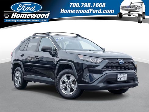 Used 2019 Toyota RAV4 LE image 1