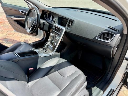 Used 2016 Volvo S60 T5 Premier image 21