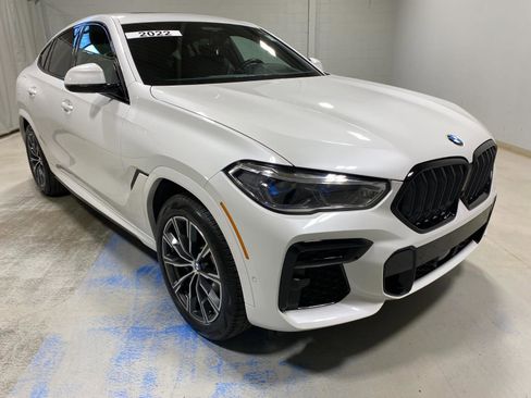 Used 2022 BMW X6 M50i w/ Executive Package image 4