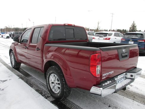 Used 2019 Nissan Frontier SV image 5