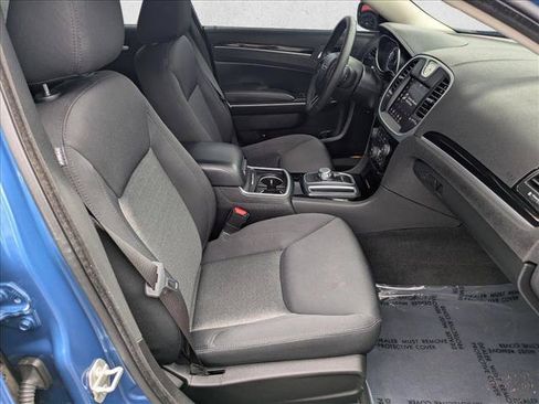 Used 2023 Chrysler 300 Touring w/ Sport Appearance Package RWD image 20