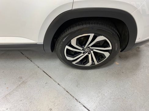 Used 2020 Volkswagen Atlas Cross Sport SEL Premium AWD/4WD image 12