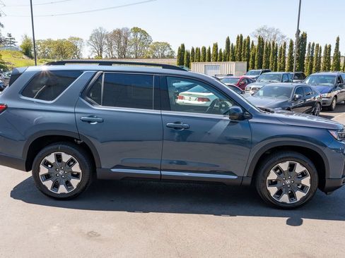 New 2026 Honda Pilot Touring image 5