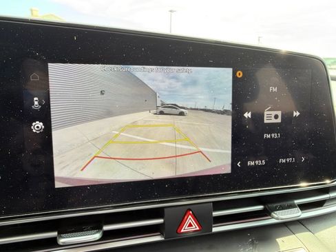 Used 2025 Hyundai Elantra SEL FWD image 34