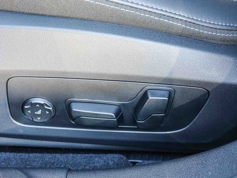 Used 2025 BMW M235i xDrive w/ Premium Package image 24