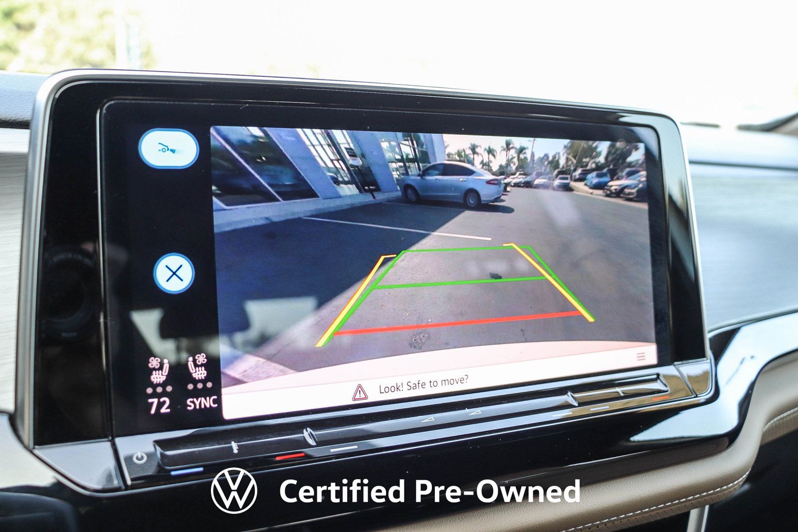Used 2024 Volkswagen Atlas Cross Sport SE FWD image 26