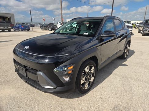 Used 2024 Hyundai Kona SEL FWD image 7