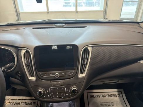 Used 2024 Chevrolet Malibu LT image 19