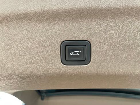 Used 2021 GMC Yukon XL Denali AWD/4WD image 36