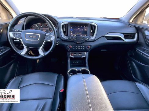 Used 2024 GMC Terrain SLT image 15