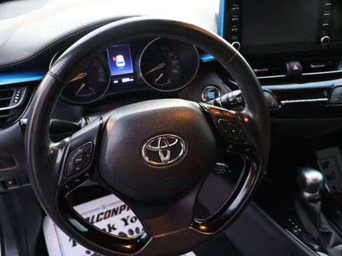 Used 2019 Toyota C-HR XLE FWD image 13
