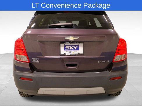 Used 2016 Chevrolet Trax LT w/ LT Sun and Sound Package image 6