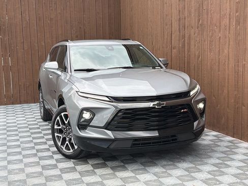Used 2025 Chevrolet Blazer RS FWD image 12