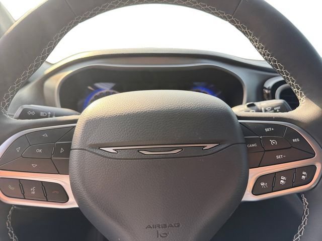 New 2027 Chrysler Pacifica Select AWD/4WD image 14