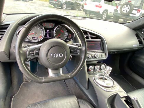 Used 2009 Audi R8 V8 image 16