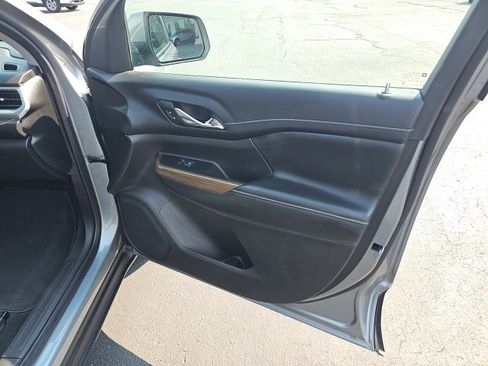 Used 2023 GMC Acadia SLE w/ Driver Convenience Package image 19